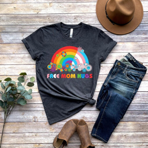 Free Mom Hugs T-Shirt, Proud Mom Apparel, Rainbow Gay Pride T-Shirt, Lgbtq Proud Parent Shirt