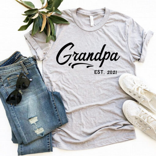 Grandpa Est 2021 Shirt, Personalized Grandpa Shirt, Fathers Day Gift, New Grandpa Gift