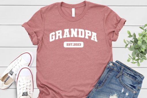 Grandpa Est 2023 Shirt, Personalized Grandpa Shirt, Gift for Grandpa, Baby Announcement Shirt, Grandpa Shirt