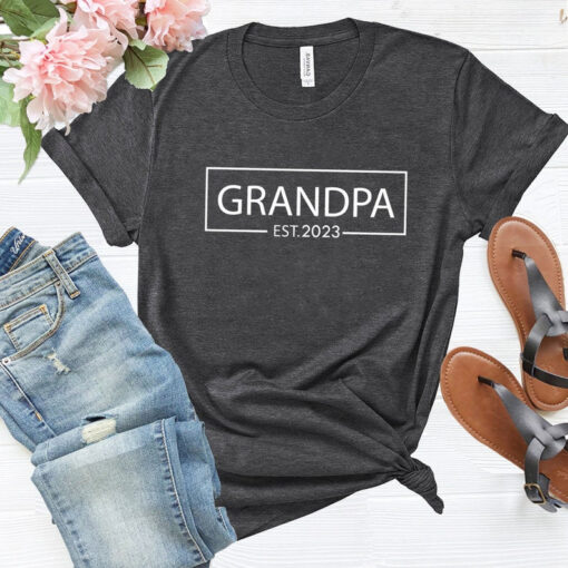 Grandpa Est 2023 Tee shirt, Funny Baby Announcement Shirt for Grandpa,Papa Est 2023 T-shirts