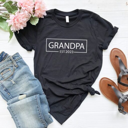 Grandpa Est 2023 Tee shirt, Funny Baby Announcement Shirt for Grandpa,Papa Est 2023 T-shirts