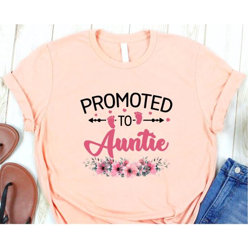 Promoted To Auntie 2023 Shirt Funny New Grandma Mothers Day T-Shirt