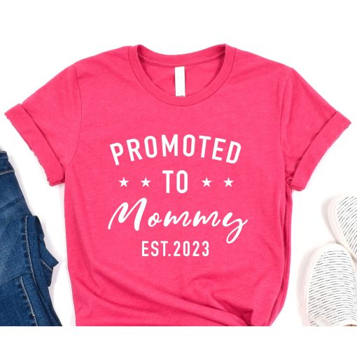 Promoted To Mommy Sweatshirt, First Time Mom T-Shirt, Mama Est. 2023 Crewneck, Mother's Day Sweatshirt, Gift For Mom, New Mom Gift T-Shirt