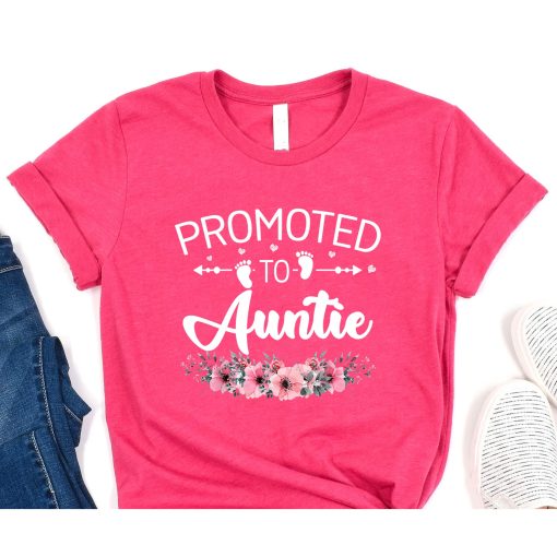 Promoted To Auntie 2023 Shirt Funny New Grandma Mothers Day T-Shirt