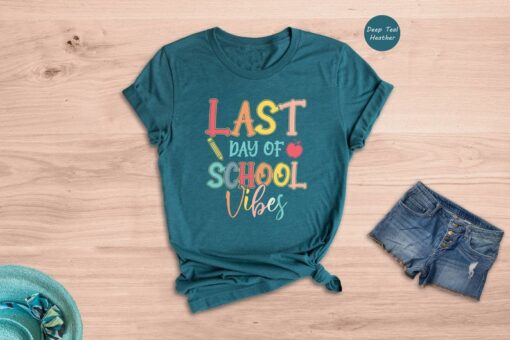 Last Day Of School Vibes T-shirt, Teacher Summer Shirt, End Of School Tee, Retro Last Day Of School Gift