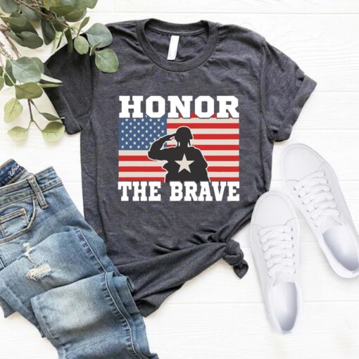 Patriotic American Flag Thank You Memorial Day Patriotic Honor The Brave T-Shirt