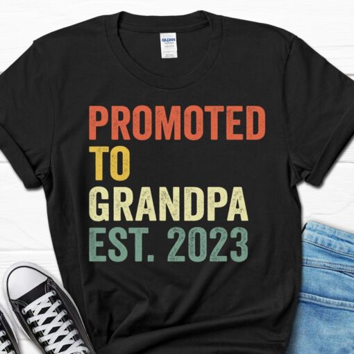 Promoted To Grandpa Est 2023 Shirt, Grandpa T-shirt For Him, Father's Day Men's Gift