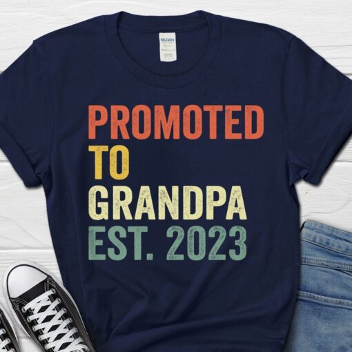 Promoted To Grandpa Est 2023 Shirt, Grandpa T-shirt For Him, Father's Day Men's Gift