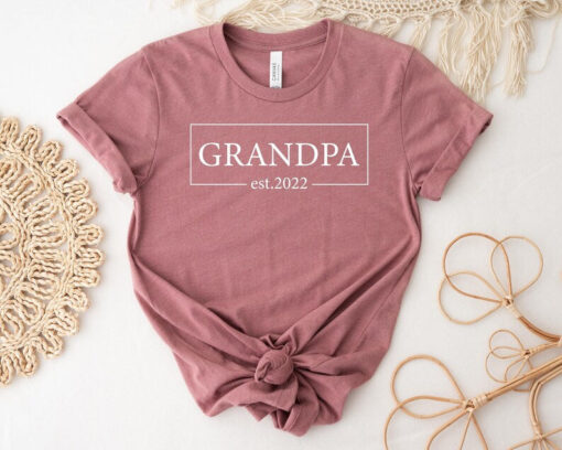 Personalized Grandpa Tshirt, Grandpa Est 2023 Shirt, New Grandpa Tee Shirt, Custom Grandpa Shirt