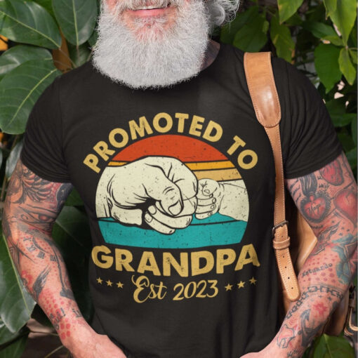 Promoted To Grandpa Est 2023 T-shirt, Papa With Kids Custom Year Shirt, 1st Father's Day Shirt