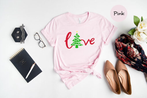 Love Christmas Shirt, Christmas T-Shirt, Christmas Gift, Christmas Love Tee, Christmas Crew Shirt