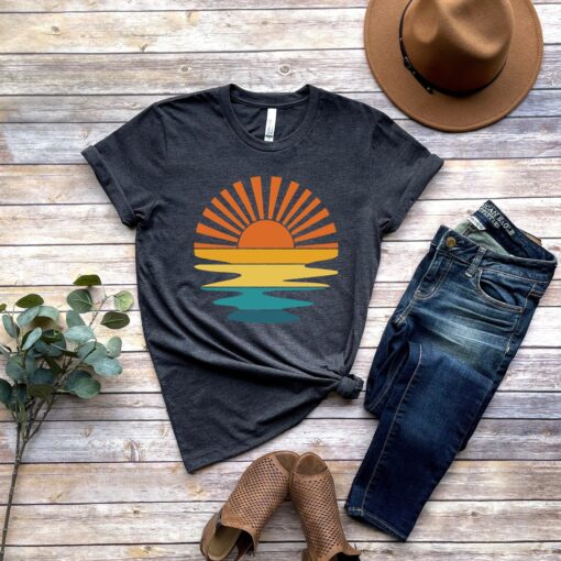 Retro Sunset Rays Wavy Shirt, Vintage Shirt, Retro Sunshine Shirt, Sun Rays Tee, Beachy Vibes Tee, Retro Summer Time , Sunset Tshirt