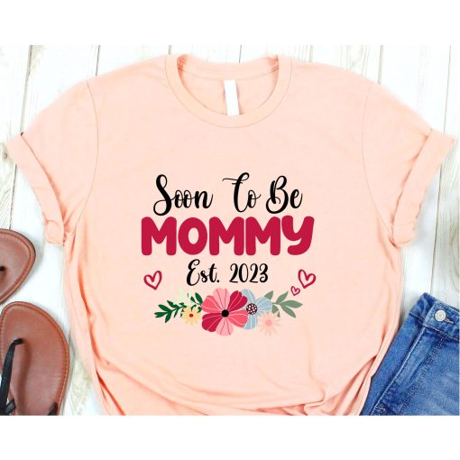 Soon to be Mommy 2023 Mother's Day First Time Mom Pregnancy t shirt, Mommy to Bee Sweatshirt, Pregnancy Reveal Sweatshirt