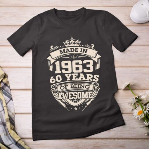 Vintage Made In 1963 60 Years Of Being Awesome Birthday T-Shirt