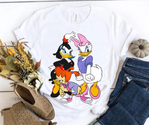 Disney Girls Duck Daisy Gosalyn Magica Sweatshirt / Retro 90s Disney Shirt / Walt Disney World / Magic Kingdom Park