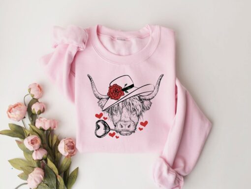 Highland Cow Valentines Day Shirt,Valentines Day Shirts For Woman,Heart Shirt,Cute Valentine Shirt,Valentines Day Gift,Valentines Gift