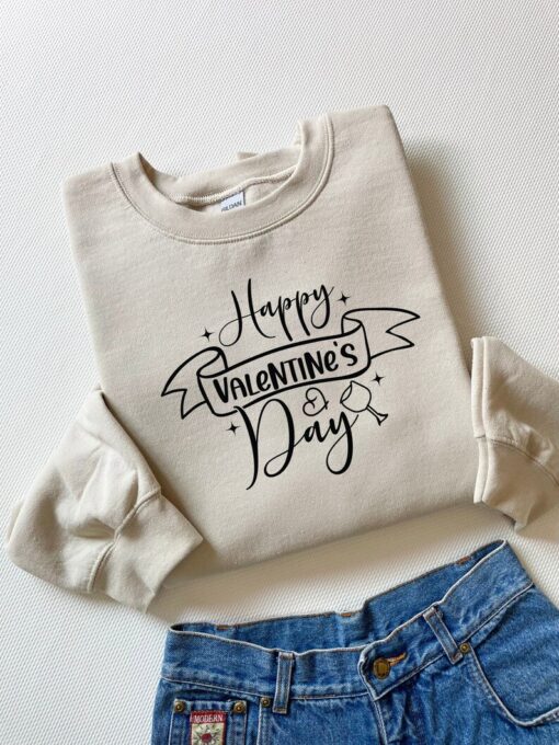 Happy Valentine's Day Sweatshirt, Valentine Sweatshirt, Retro Sweatshirt, Valentine's Day Gift, Crewneck Sweatshirt