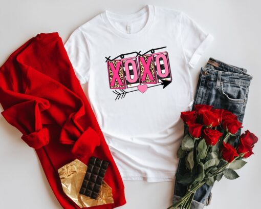 XOXO Shirt, Xoxo Valentines Day Sweatshirt For Woman, Valentines Day Gift,Heart Shirt, Cute Valentine Shirt, Valentines Day Sweatshirt