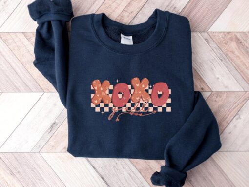 XOXO Yall Sweatshirt, Valentines Day Sweatshirt, Couple Sweatshirt, Retro Valentines Day Gift For Valentine