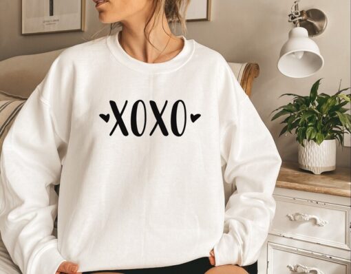 XOXO Sweatshirt, Valentines Day Shirt, Vintage Sweatshirt, Love Sweater, Couple Shirt, Gift For Girlfriend