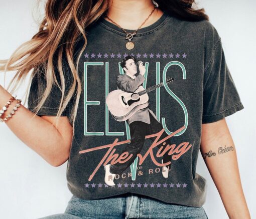 Official Vintage Design King Of Rock Shirt Elvis Presley T-Shirts Family Holiday Party Tees Friends Funny Gift For Fan