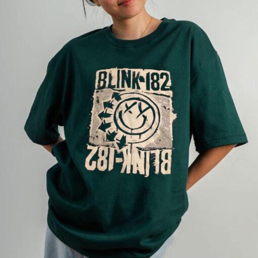 Blink 182 Shirt, Blink 182 Band Tee, Vintage Band Tee, Blink 182 Concert Tshirt, Graphic Shirt, Punk Rock