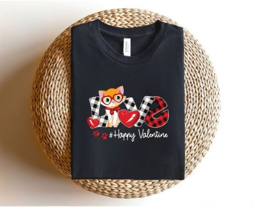 Love Cat Shirt, Happy Valentines Love Shirt, Love Cat T-Shirt, Cat Lover Shirt, Valentines Day Gift, Cat Mom Tee, Valentines Girlfriend Gift