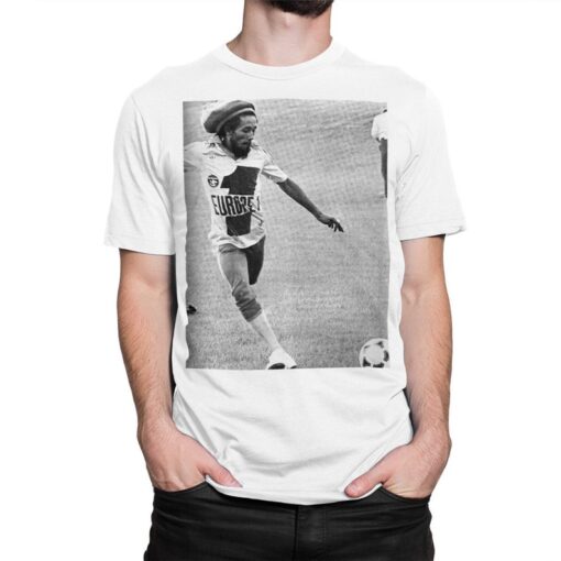 Bob Marley Playing Football T-Shirt , Men's Women's Sizes , Cotton Tee (wra-065)