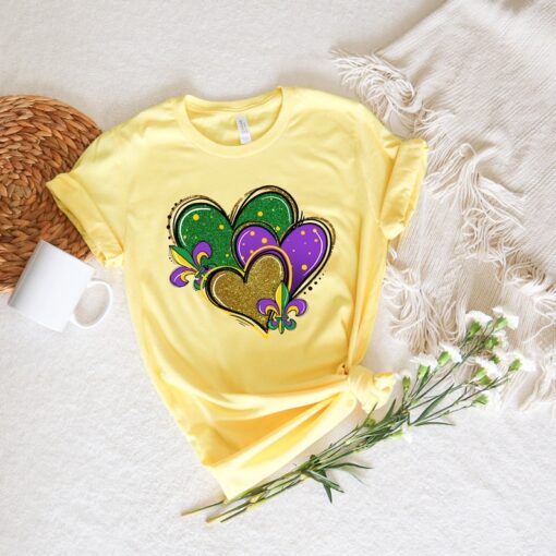 Mardi Gras Heart Shirt , Adult Mardi Gras Shirt , New Orleans Tee ,Womens Graphic Tee , NOLA Shirt , Fat Tuesday Shirt