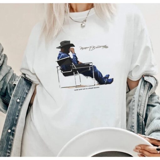 bad Bunny Sitting Cowboy Nadie Sabe Que Va A Pasar Manana T-Shirts, bad Bunny Sweatshirt