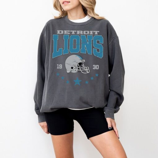 Detroit Football Sweatshirt/ Vintage Detroit Football Crewneck/ Detroit Football Hoodie/ Lions Football Fan Detroit