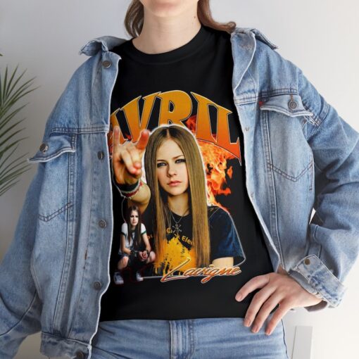 Avril Lavigne T-Shirt - Avril Lavigne Shirt - Avril Lavigne Tee - Vintage Shirt - Rock Shirt - Punk Shirt - Unisex Heavy