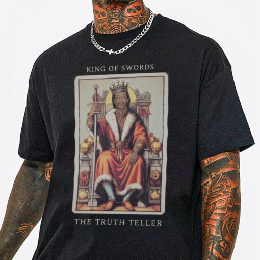 Katt Williams King of Swords Tarot Card Funny T-Shirt, the truth don't need motivation Sweatshirt, hoodie