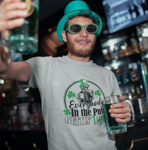 Everybody in the Pub Skeleton , Gettin Tipsy, St Patricks Day Shirt St Pattys, St Paddy, Shirt, Lets Get Lucked Up