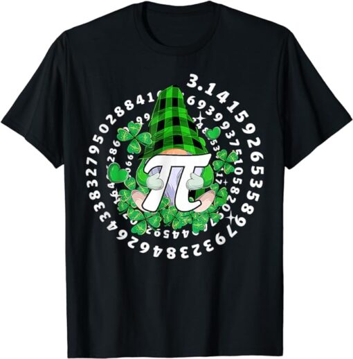 Gnome Hold Shamrock Pi Day Math 3,14 Gnomes St Patricks Day T-Shirt