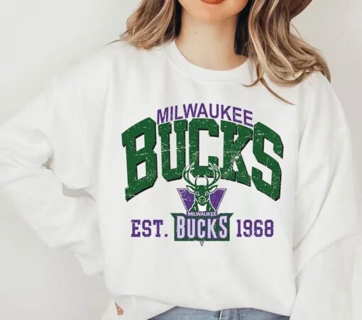 Vintage Milwaukee Basketball Sweatshirt, 90s Milwaukee Basketball Sweatshirt, Milwaukee 90s Logo Shirt, Milwaukee Shirt