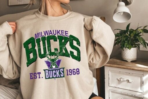 Retro Vintage Milwaukee Basketball Crewneck Sweatshirt, 90s Milwaukee Basketball Sweatshirt, Milwaukee 90s Logo Shirt