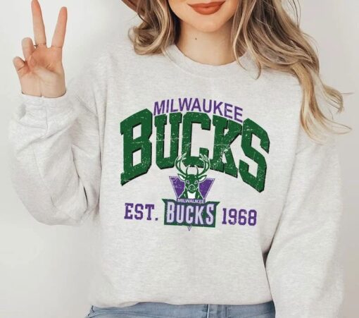 Vintage Milwaukee Basketball Sweatshirt, 90s Milwaukee Basketball Sweatshirt, Milwaukee 90s Logo Shirt, Milwaukee Shirt