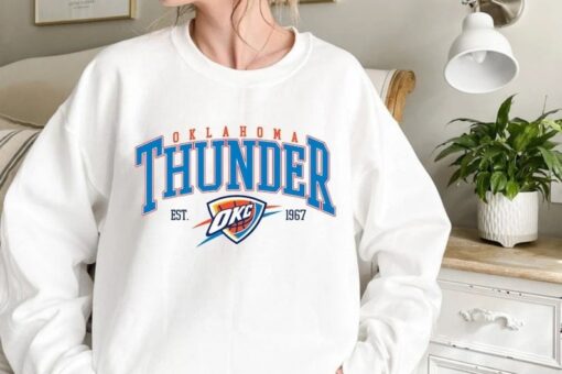 Vintage Oklahoma City Thunde Sweatshirt  T-Shirt, Thunder Sweater, Thunder T-Shirt, Vintage Basketball Fan