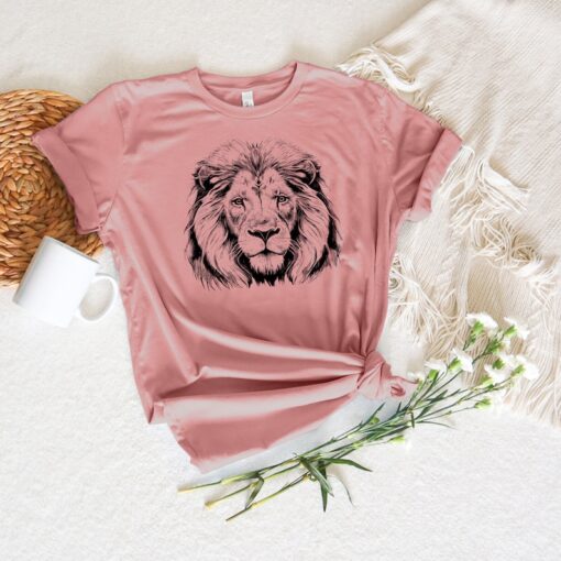 Lion face shirt,majestic Lion Shirt,wild Lion shirt,animal lover shirt