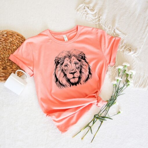 Lion face shirt,majestic Lion Shirt,wild Lion shirt,animal lover shirt