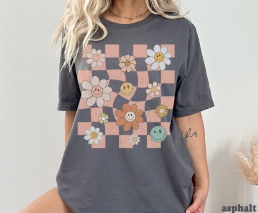 Retro Checkered Smiley Flowers Vintage Vibe Graphic Tee