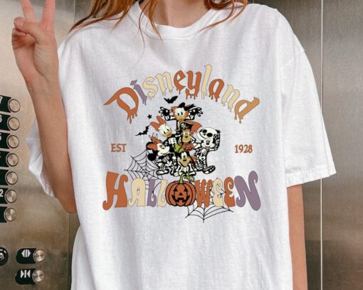 Disneyland Halloween T-Shirt, Vintage Disney Halloween Tee