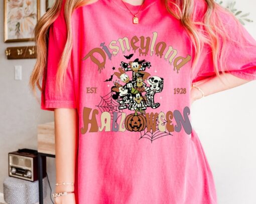 Disneyland Halloween T-Shirt, Vintage Disney Halloween Tee