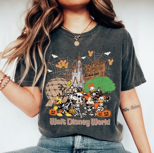 Vintage Walt Disney World Halloween shirt